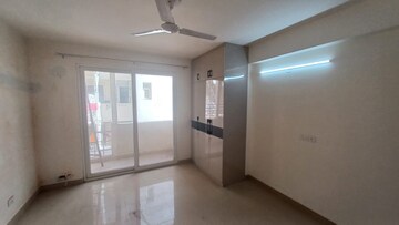 Room in 2 BHK Apartment at Pioneer Park Phase 1, Sector 61 – for Sale