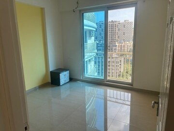 Room in 3 BHK Apartment at Vijay Nakshatra, Ghodbunder Road – for Sale