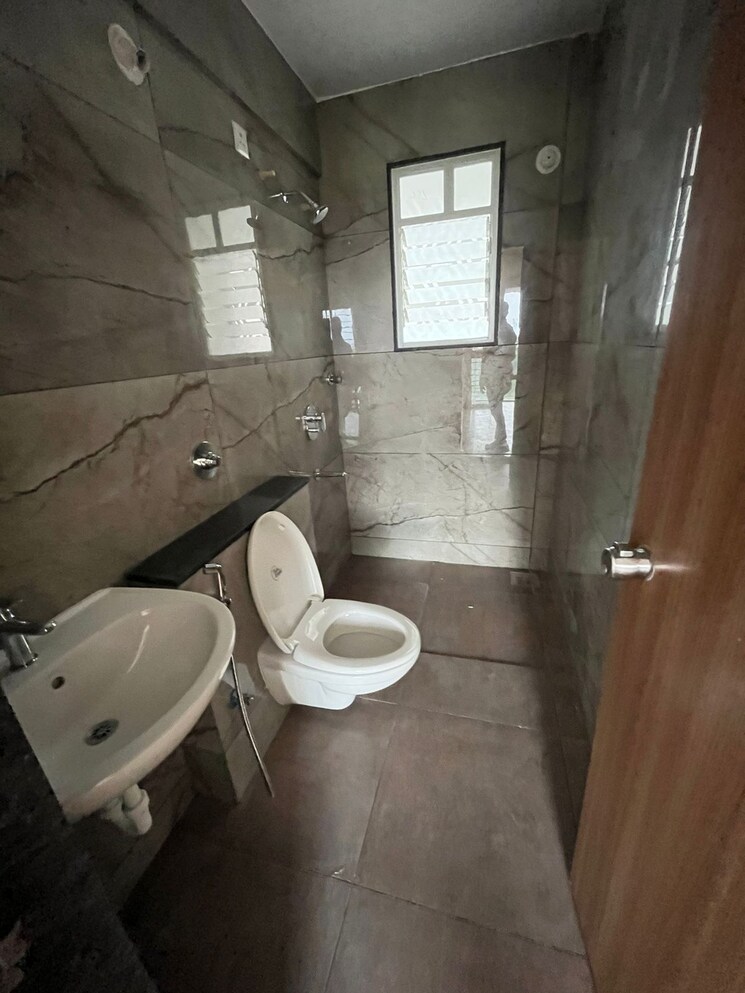 Bathroom, tirupati-kashi-ganga 2 Bedroom 1090 Sq.Ft. Apartment In Dhanori Pune 7466656
