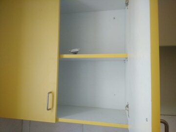 Room in 3 BHK Apartment at Gaur City 2 - 16th Avenue, Sector 16c Greater Noida – for Sale