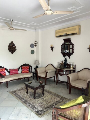 Master Bedroom in 3 BHK Builder Floor at Chittaranjan Park – for Sale