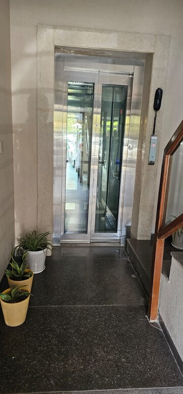 Lift in 3 BHK Apartment at Aerocity – for Sale
