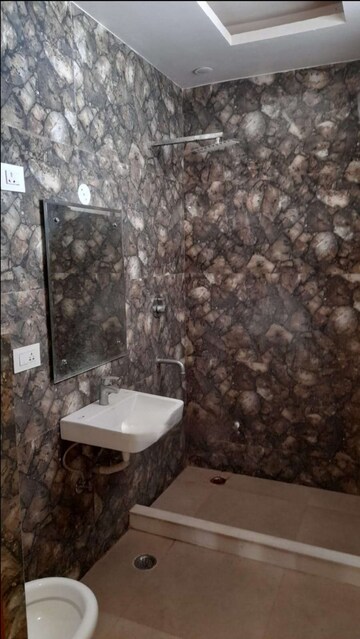 Bathroom in 3 BHK Builder Floor at BPTP District Phase 2, Sector 84 – for Sale