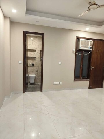 Room in 3 BHK Builder Floor at Saket – for Sale