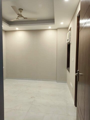 Room in 3 BHK Builder Floor at Saket – for Sale