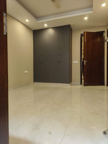 Room in 3 BHK Builder Floor at Saket – for Sale