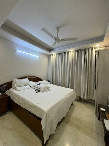 Bedroom in 3 BHK Builder Floor at South Extension ii – for Sale