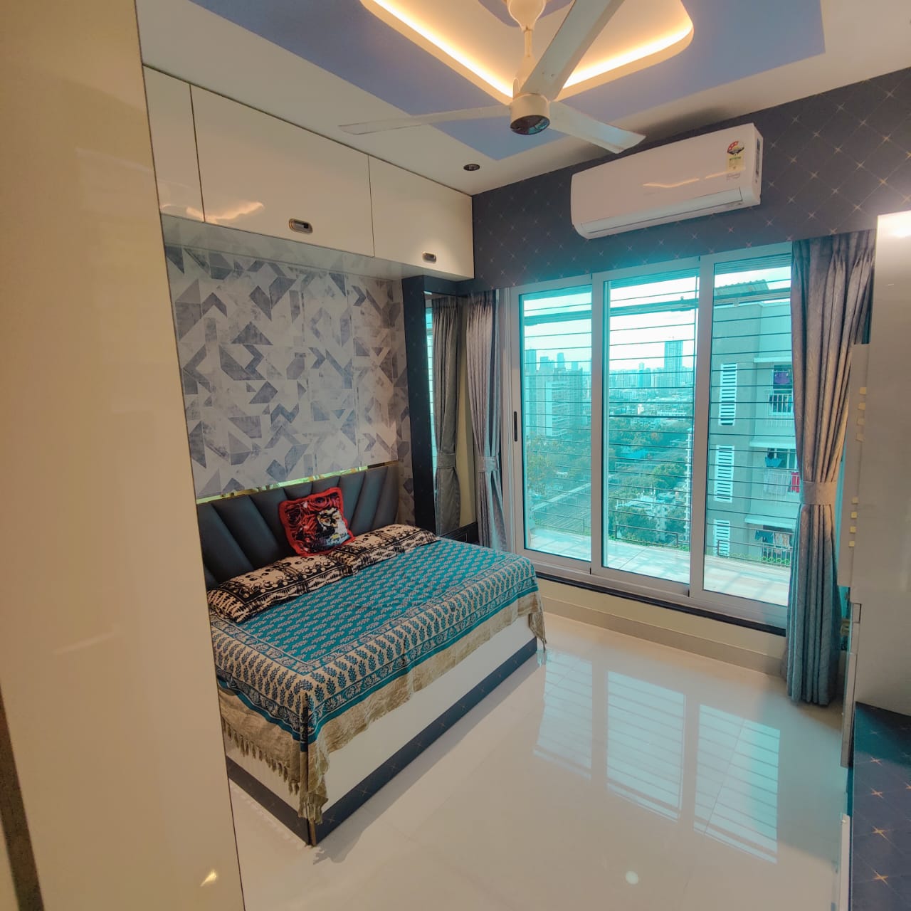 4 BHK + Pooja Room,Servant Room 1700 Sq.Ft. Apartment in Poonam Jewel