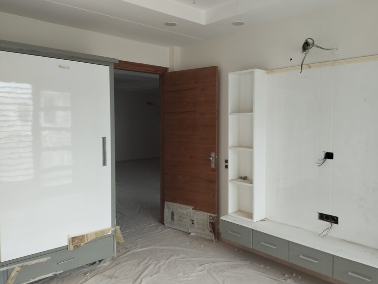 Room, sector 12 4 Bedroom 385 Sq.Yd. Builder Floor In Sector 12 Sonipat 7467548