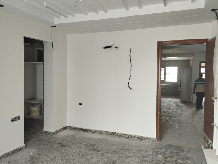 Room, sector 12 4 Bedroom 385 Sq.Yd. Builder Floor In Sector 12 Sonipat 7467548