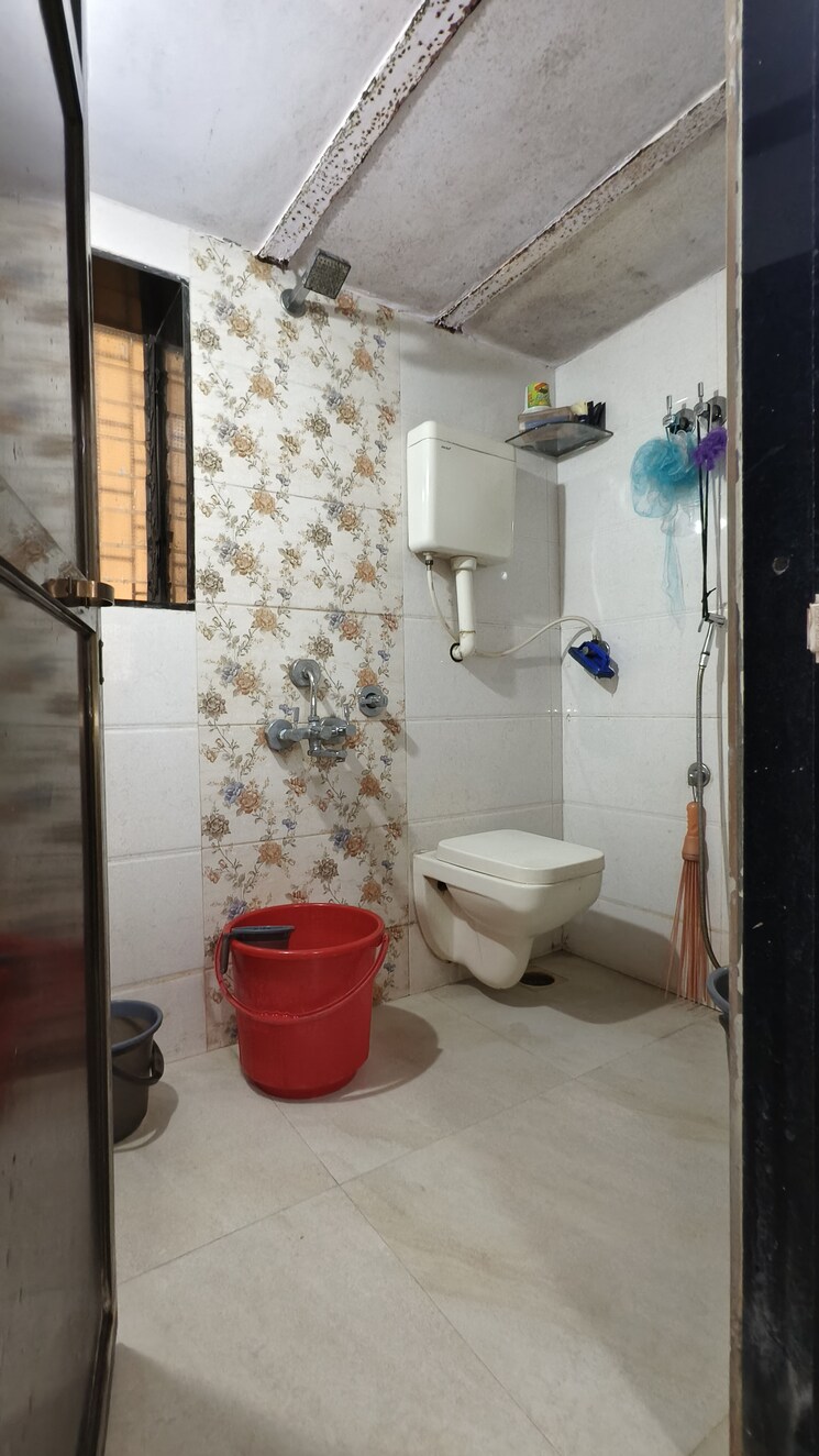 Bathroom, rajas-chs-manesha-nagar 1 Bedroom 850 Sq.Ft. Apartment In Manesha Nagar Thane 7467614