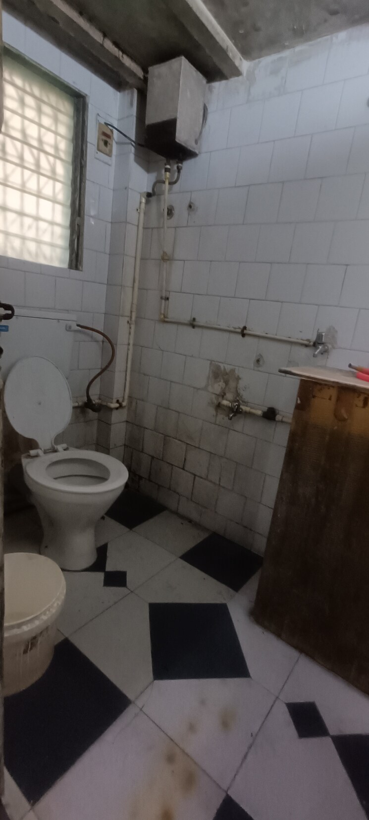 Bathroom, shiv-ganga-chs 2 Bedroom 500 Sq.Ft. Independent House In Santacruz East Mumbai 7467836