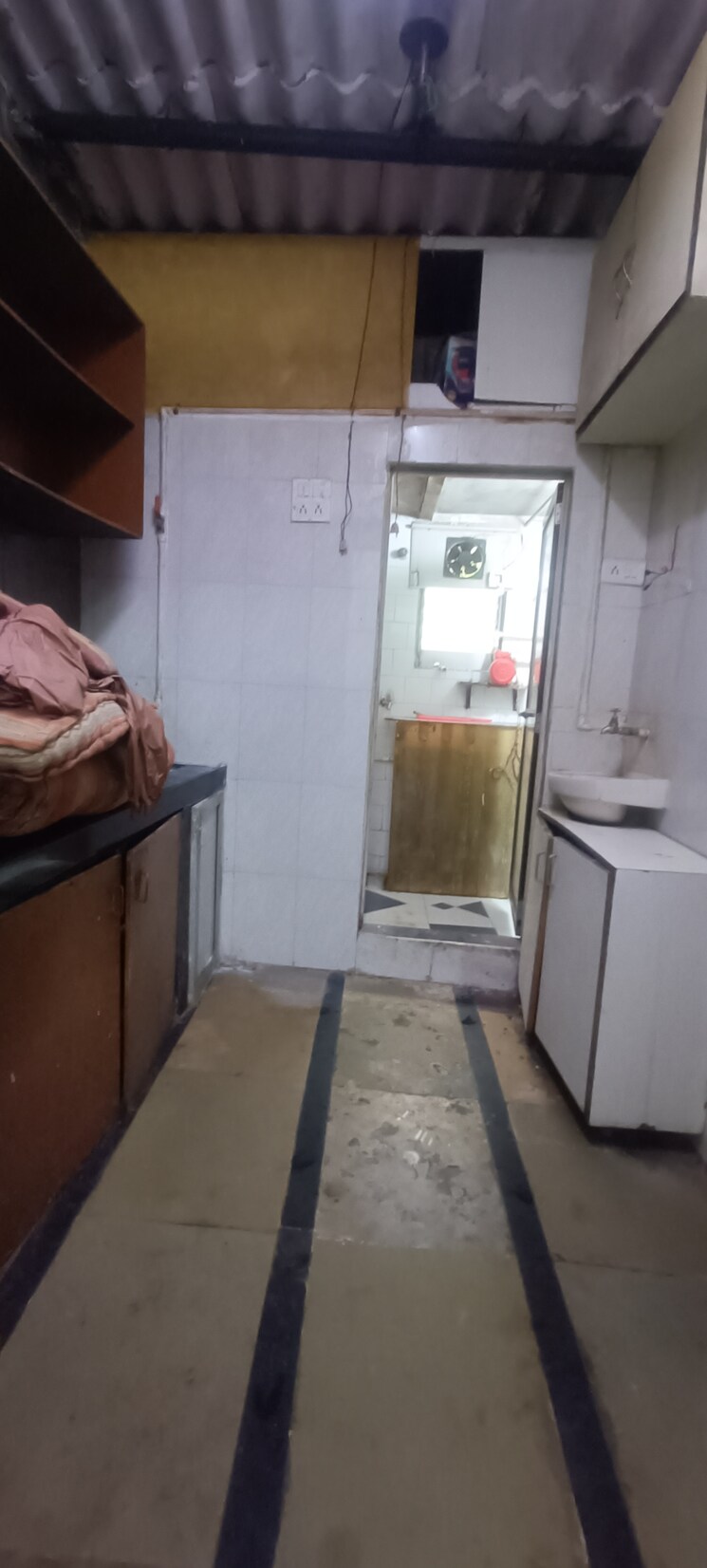 Bathroom, shiv-ganga-chs 2 Bedroom 500 Sq.Ft. Independent House In Santacruz East Mumbai 7467836