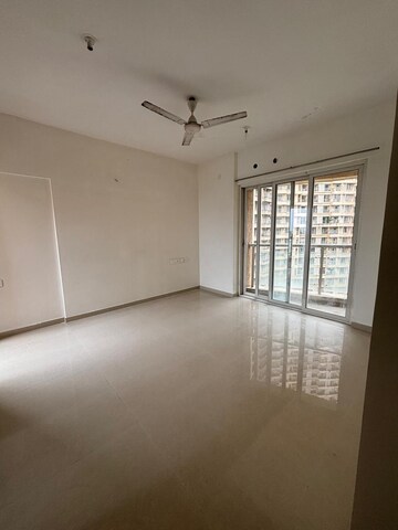 Room in 4 BHK Apartment at Dosti Imperia Phase I, Ghodbunder Road – for Sale