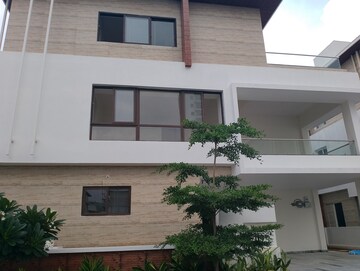 5 BHK Villa – Exterior View View at Tellapur - for Sale