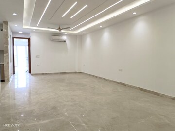 Room in 3 BHK Builder Floor at Vasant Kunj – for Sale