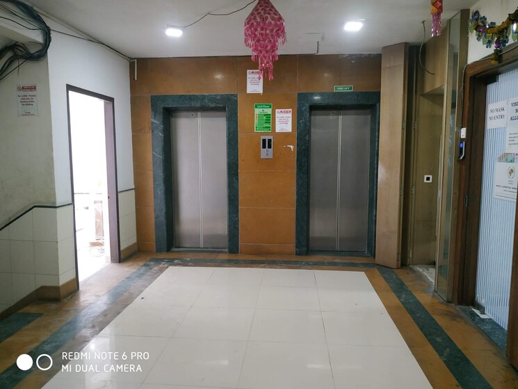 Room, aditya-banarsi-heritage Commercial Office Space 450 Sq.Ft. In Malad West Mumbai 7468172