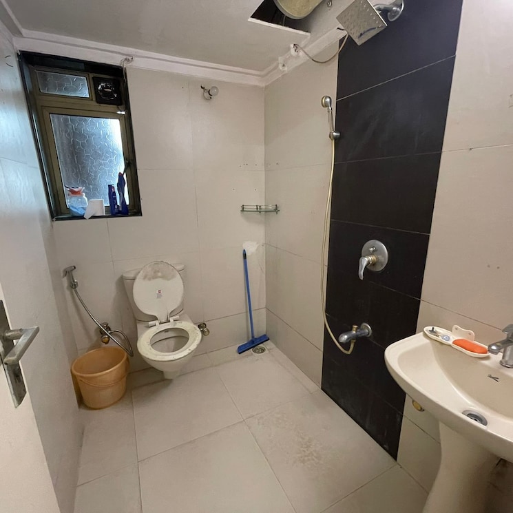 Bathroom, pegasus-tower 1 Bedroom 550 Sq.Ft. Apartment In Yari Road Mumbai 7468184
