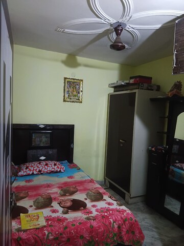 Bedroom in 1.5 BHK Builder Floor at Dwarka Mor – for Sale