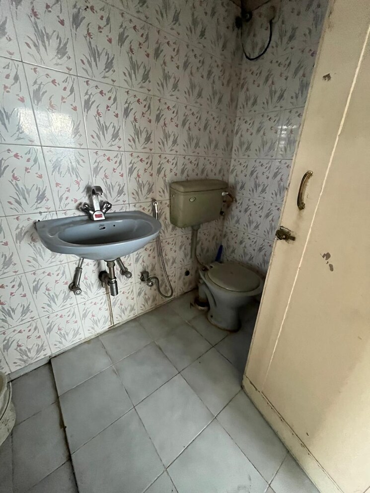 Bathroom, paranjape-lotus-court 2 Bedroom 879 Sq.Ft. Apartment In Kothrud Pune 7468637