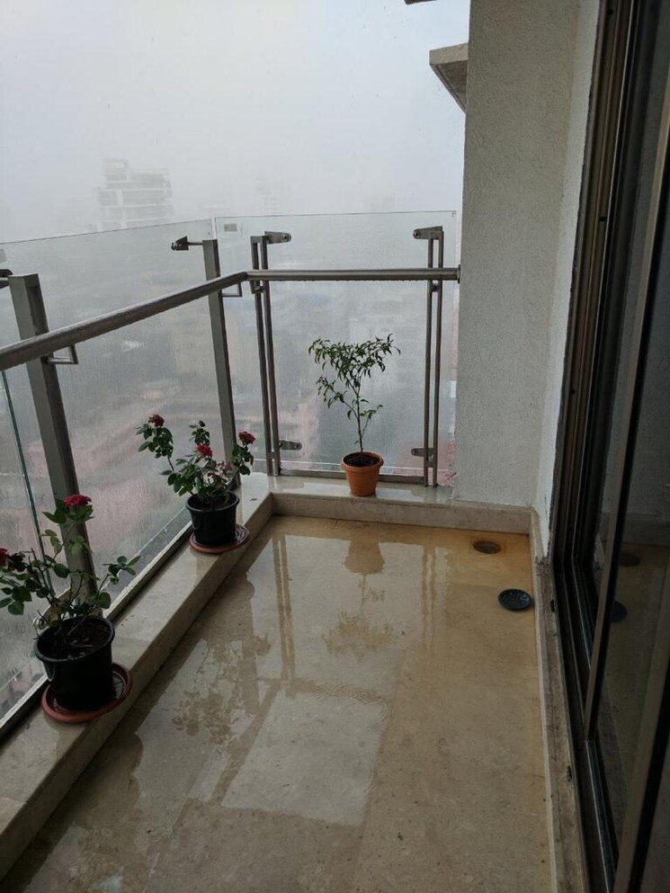 Balcony, the-wadhwa-amar-jiwan 3 Bedroom 1133 Sq.Ft. Apartment In Bandra West Mumbai 7468650