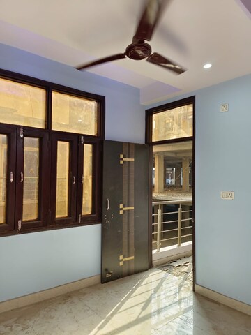 Room in 2 BHK Builder Floor at Jai Laxmi Apartments, Sector 73 – for Sale