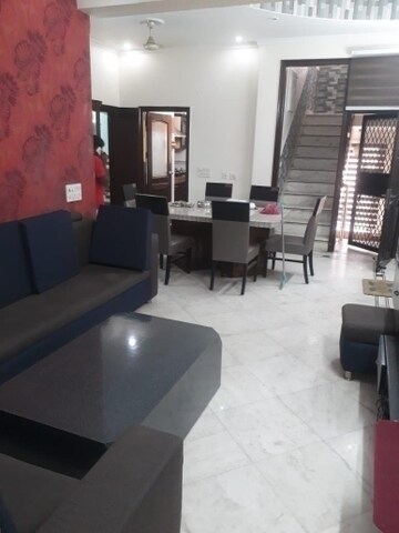 Master Bedroom in 5 BHK Villa at RWA Apartments Sector 39, Sector 39 – for Sale