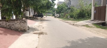 Parking in 3 BHK Independent House at Sharda Nagar – for Sale