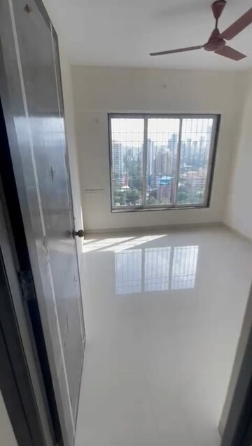 Room in 3 BHK Apartment at Ashwamedh Ashwa Platinum, Mulund West – for Sale