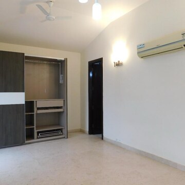Room in 4 BHK Apartment at DLF New Town Heights I, Sector 90 – for Sale