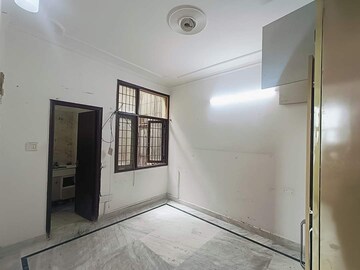Room in 3 BHK Builder Floor at Sainik Colony – for Sale