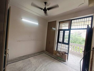 Room in 3 BHK Builder Floor at Sainik Colony – for Sale