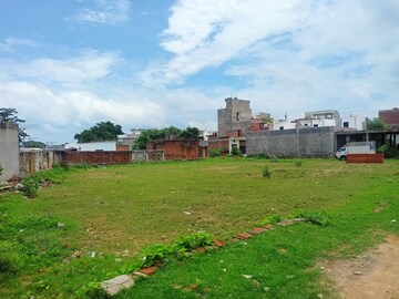  Plot – Garden View at Gomti Nagar - for Sale