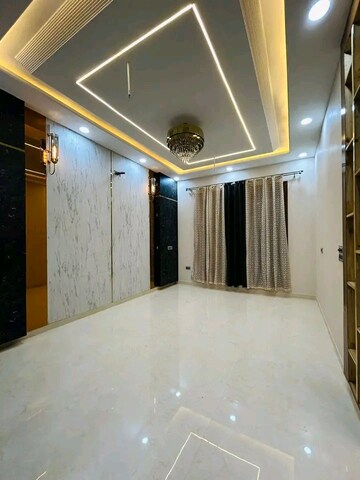 Room in 3 BHK Independent House at Jhungian Road – for Sale