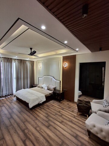 Room in 4 BHK Builder Floor at South City 2 – for Sale