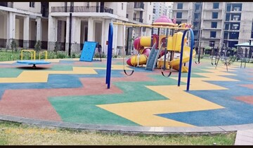 Swimming Pool in 3 BHK Apartment at Ratan Pearls, Sector 16 Greater Noida – for Sale
