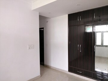 Room in 3 BHK Apartment at Sector 7 Dwarka – for Sale