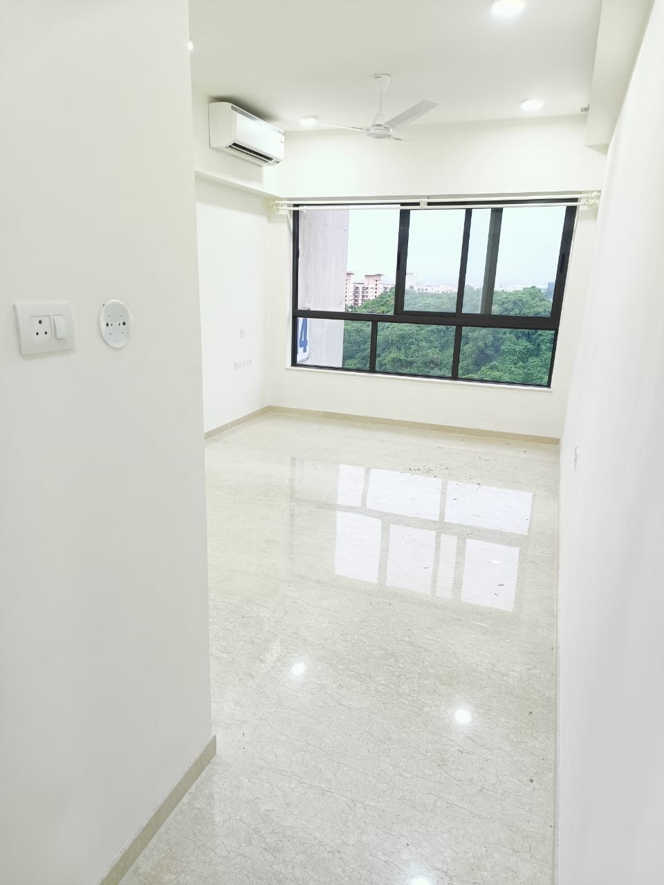 2 BHK Apartment For Rent in Shapoorji Pallonji Vicinia Powai Mumbai  7470980