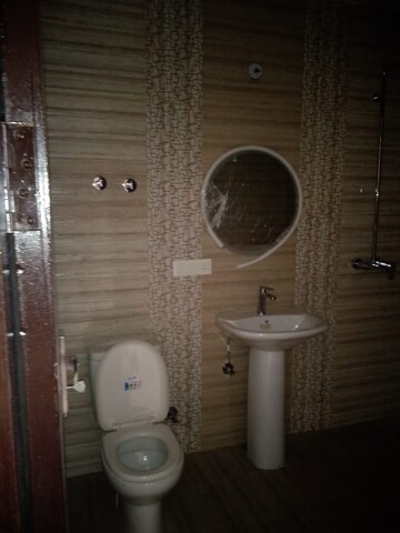 Bathroom in 4 BHK Builder Floor at BPTP District, Sector 81 – for Sale