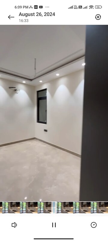 Room in 4 BHK Builder Floor at BPTP District, Sector 81 – for Sale