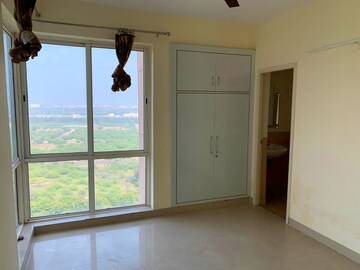 Room in 3 BHK Apartment at Jaypee Greens Aman, Sector 151 – for Sale