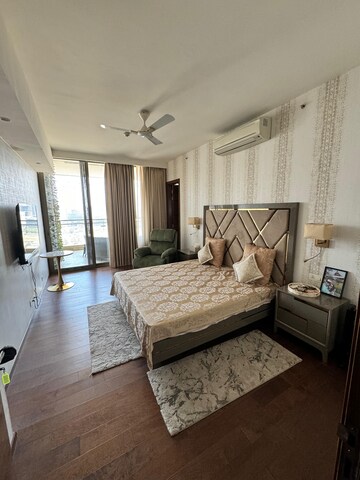 Living Room in 3.5 BHK Apartment at M3M Golf Estate, Sector 65 – for Sale