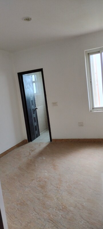 Room in 4 BHK Apartment at Ansal Royal Heritage, Sector 70 – for Sale