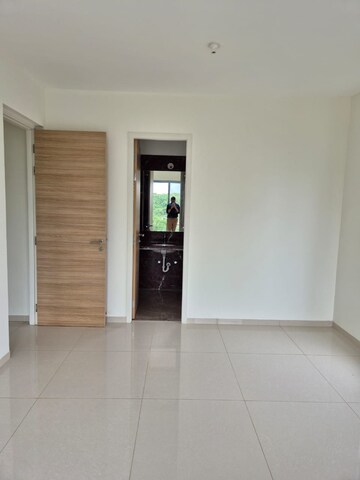 Room in 3 BHK Apartment at Kalpataru Jade Residences, Baner – for Sale