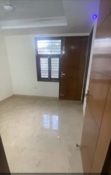 Room in 2 BHK Builder Floor at Vasant Kunj – for Sale