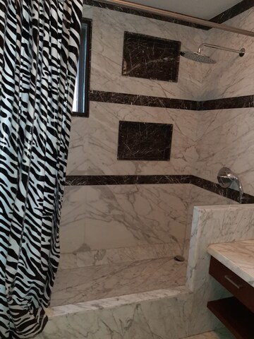 Bathroom in 4 BHK Apartment at Lavelle Road – for Rent