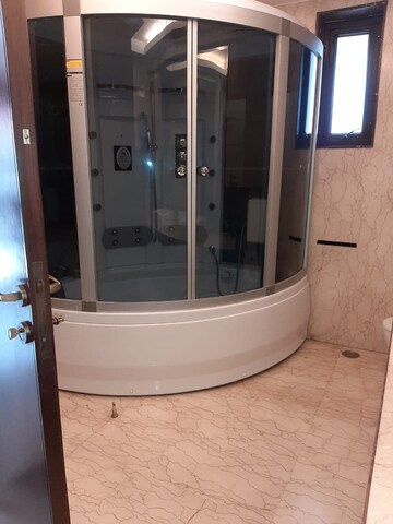 Living Room in 4 BHK Apartment at Lavelle Road – for Rent