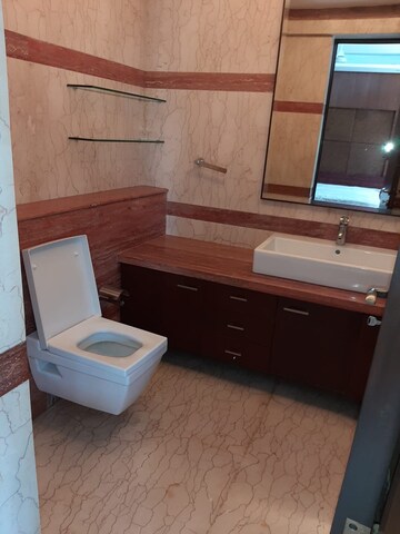 Bathroom in 4 BHK Apartment at Lavelle Road – for Rent