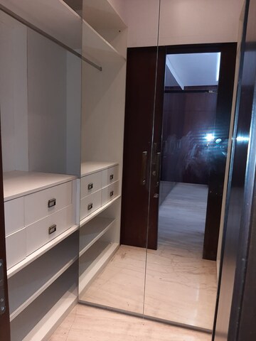 Kitchen in 4 BHK Apartment at Lavelle Road – for Rent