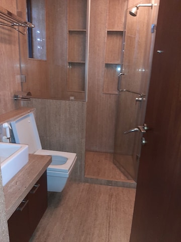 Bathroom in 4 BHK Apartment at Lavelle Road – for Rent